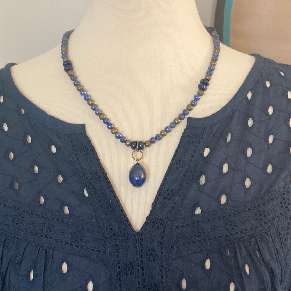 Gorgeous lapis and brass bead necklace - Picture 1 of 4